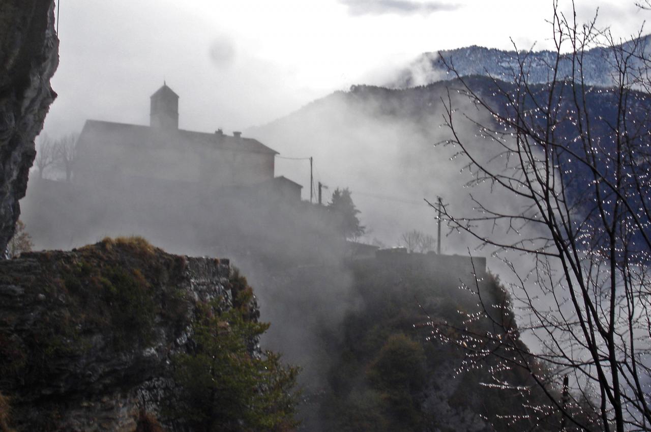 L'église Saint-Pons dans les nuages